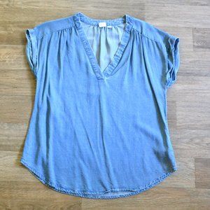 Gap Chambray Short Rolled Sleeve V-neck Lyocell Shirt Size Small